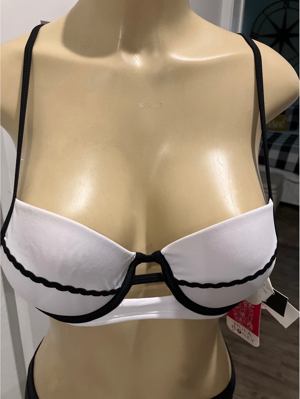 NWT Hula Honey White and Black Push-Up Bra with Crisscross Back Straps